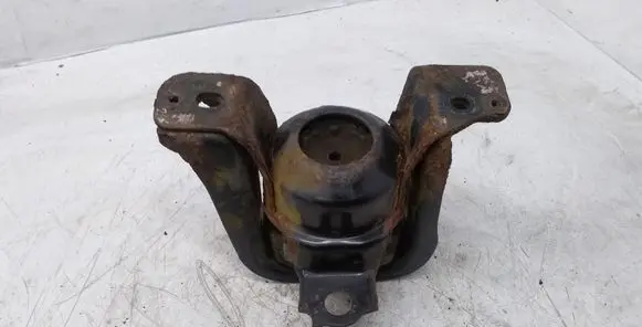 Toyota Yaris Engine mount bracket