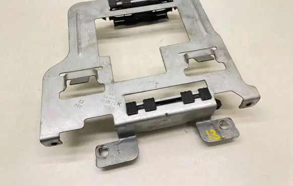 Volkswagen Caddy Engine control unit holder 1T0906216K