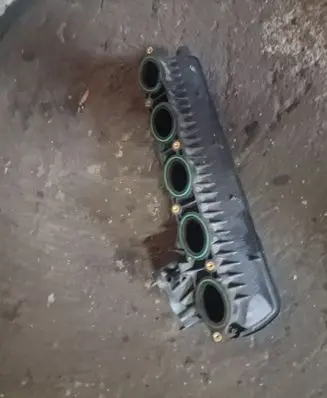Volvo S80 Intake manifold 30757722