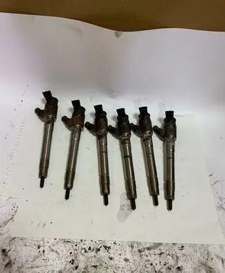 Maserati Levante Fuel injector 46328232 0445110523 35062015F