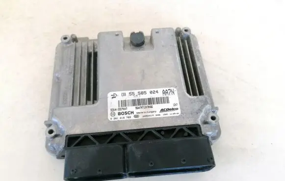 Opel Insignia A Engine control unit/module 0281018769 e5955585024