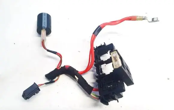 Volkswagen PASSAT B5 Fuse box set 8a0937530
