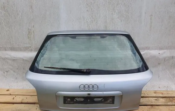 Audi A4 S4 B5 8D Tailgate/trunk/boot lid 
