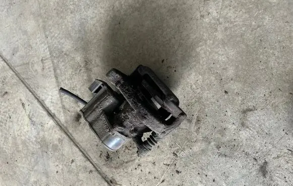 Citroen C4 II Picasso Rear brake caliper AE777006