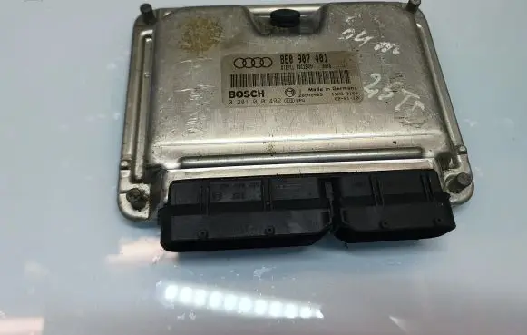 Audi A4 S4 B6 8E 8H Engine control unit/module 8E0907401 0281010492