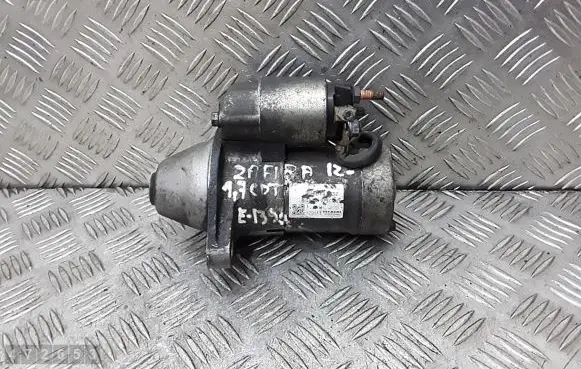 Opel Zafira B Starter motor 8980147432