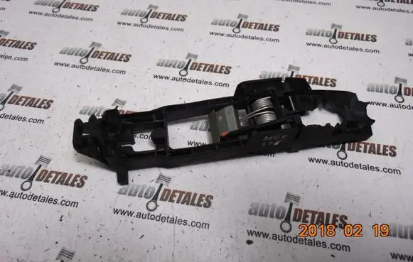 Rear door exterior handle/bracket