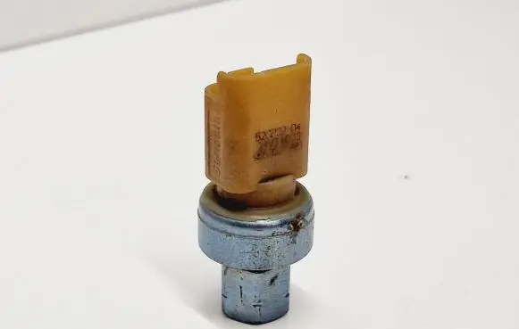 Peugeot 308 Air conditioning (A/C) pressure sensor 9653027380 52CP3204 24V3MX13