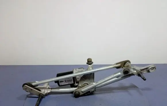 Fiat Tipo Front wiper linkage and motor W000074253