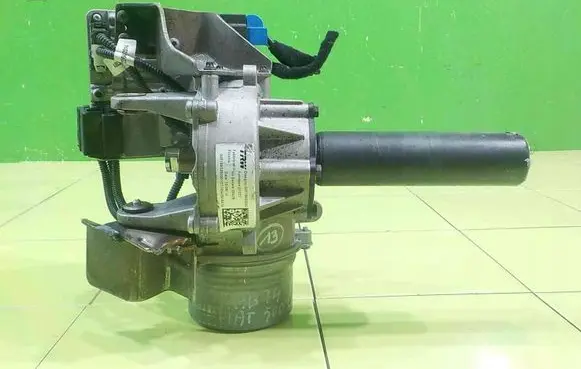 Fiat 500L Power steering pump A0038282J