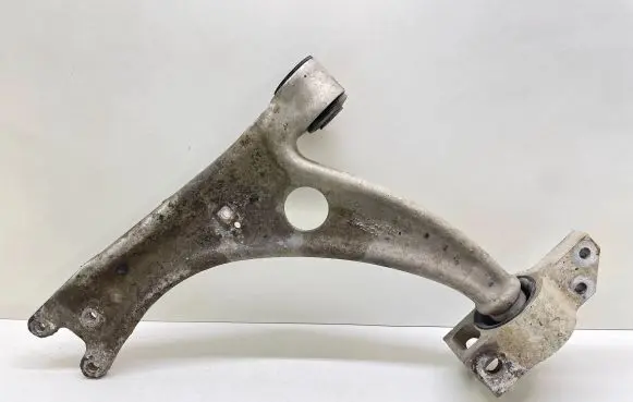 Volkswagen PASSAT B6 Front lower control arm/wishbone 3C0153D