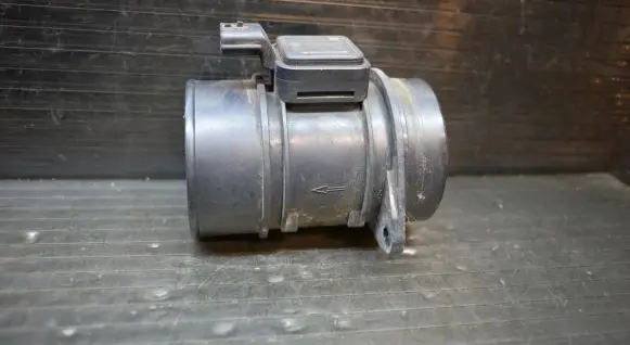 Nissan Qashqai Mass air flow meter 5WK97021