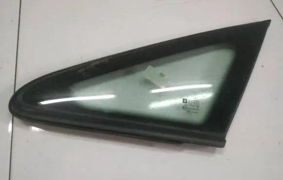 Opel Zafira B Front triangle window/glass AS2