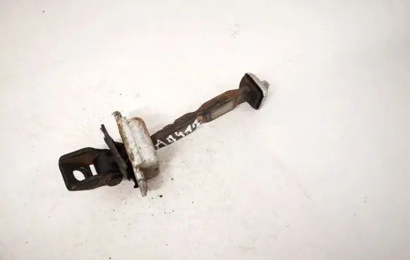 Skoda Octavia Mk2 (1Z) Rear door check strap stopper