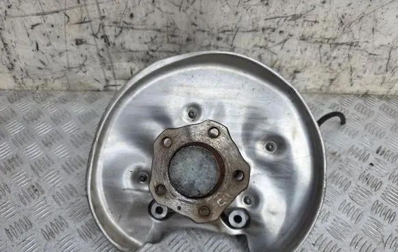 Audi A4 S4 B9 Rear wheel hub 8W0505460F 8W0615612