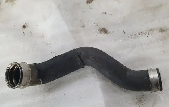 Mercedes-Benz CLS C219 Intercooler hose/pipe A2115282482
