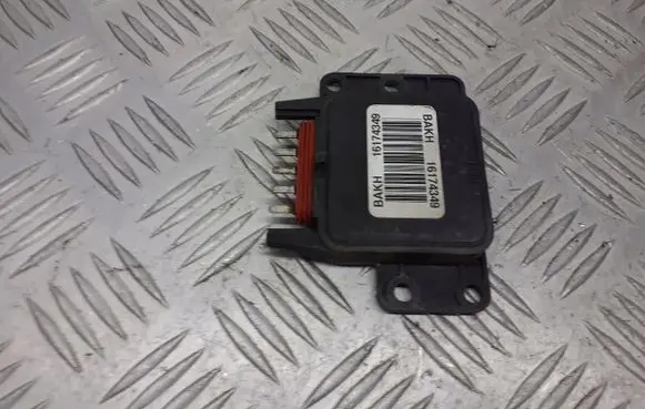 Opel Corsa B Ignition amplifier control unit 16174349