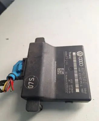 Volkswagen PASSAT B6 Gateway control module