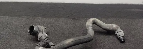 Engine coolant pipe/hose