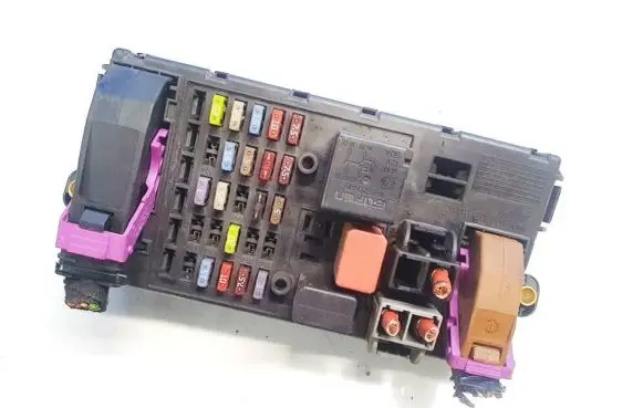 Iveco Daily 30.8 - 9 Fuse box set 69500771 554953020100