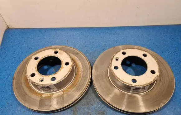 Renault Master II Front brake disc