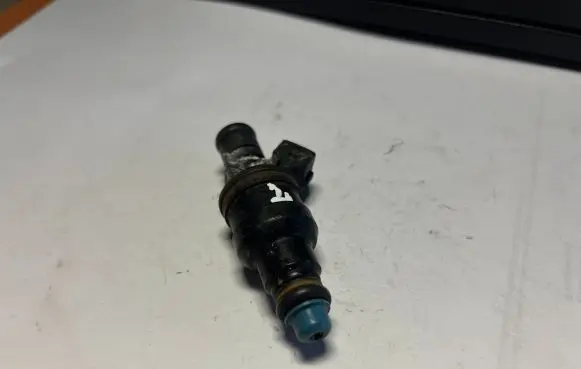 Audi A4 S4 B5 8D Fuel injector 0280150447 058133551