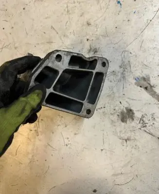 Mercedes-Benz E W212 Engine mounting bracket A6422234604