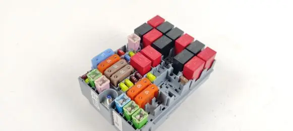 Jeep Compass Fuse module 51987784