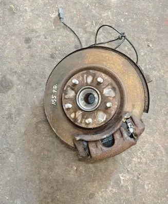 Nissan Juke I F15 Front wheel hub 400141KK0H