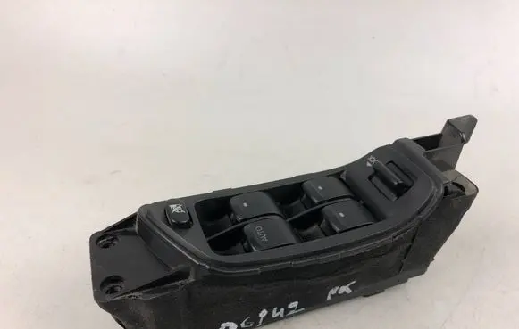 Subaru Legacy Electric window control switch