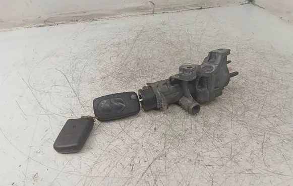 Audi A6 S6 C5 4B Ignition lock 4b0905851