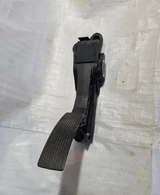 Mercedes-Benz GL X164 Accelerator throttle pedal A1643000504