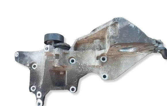 Volkswagen Tiguan Generator/alternator bracket 03L903139D