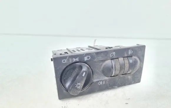 Volkswagen Golf III Light switch 1H6941531N