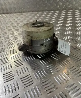 Mercedes-Benz GLC X253 C253 Engine mount bracket A2052407800