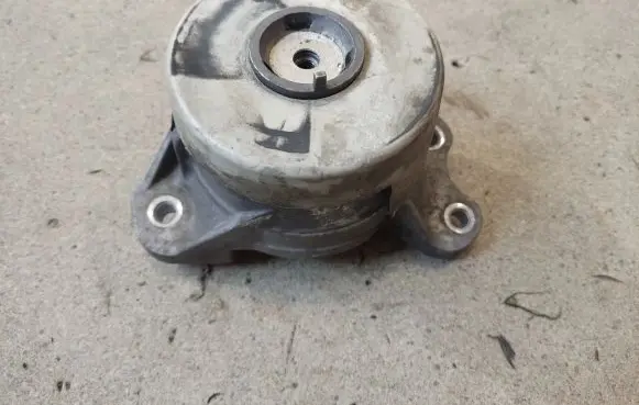 Mercedes-Benz GLC X253 C253 Engine mount bracket A2052407900