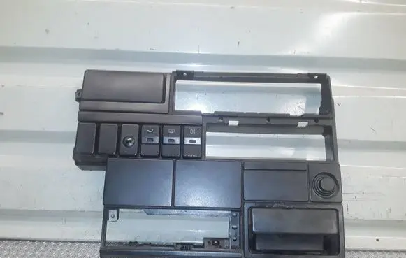 Volkswagen Transporter - Caravelle T4 Radio/GPS head unit trim 705858089LL