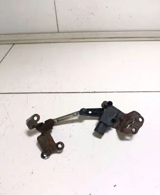 Headlight/headlamp level sensor