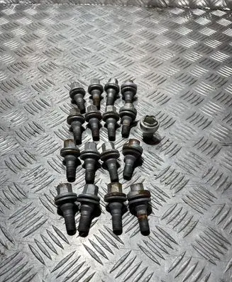 Jeep Avenger Anti-theft wheel nuts and lock DG19313