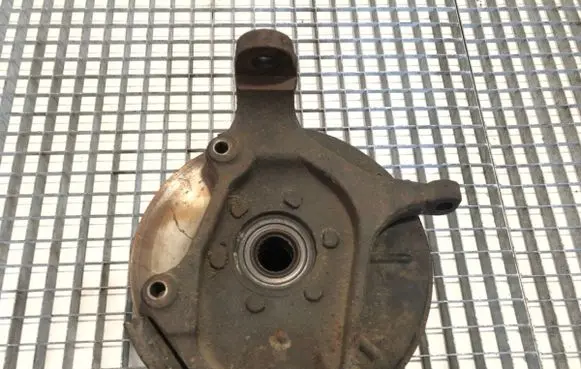 Tata Safari Front wheel hub spindle knuckle 