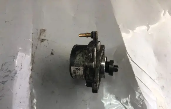 Fiat Punto Evo Vacuum pump 73501167