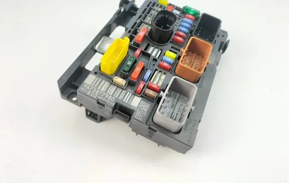Citroen Berlingo Fuse box set 9675877980