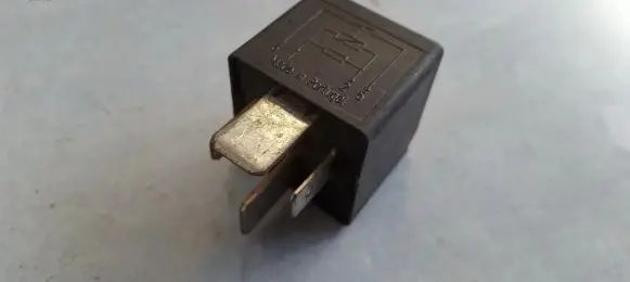 Volkswagen Golf IV Other relay 7M0951253A 95VW10K705CA