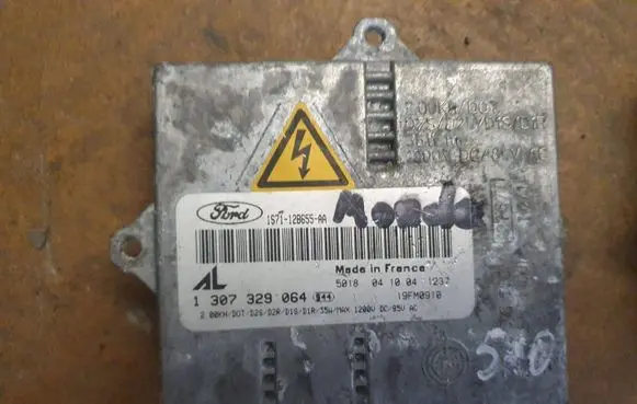 Ford Mondeo Mk III Xenon control unit/module 1S7112B655AA 1307329064
