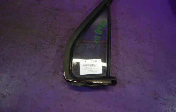 Suzuki Wagon R+ Front door window glass four-door