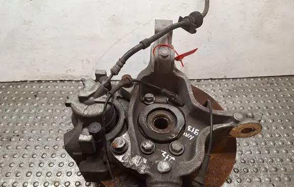 Renault Laguna III Front wheel hub spindle knuckle S25056913 400140006R