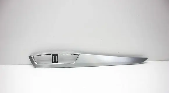 Mercedes-Benz C W204 Dashboard glove box trim 08065000 3007568