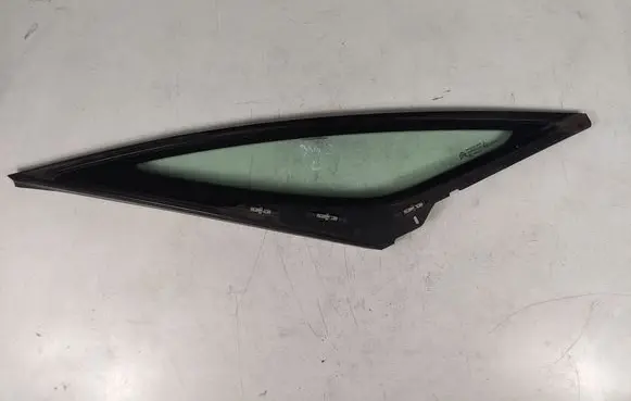 Citroen DS5 Front triangle window/glass 