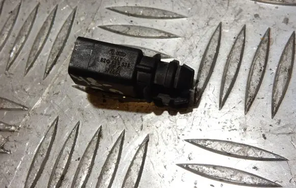 Volkswagen PASSAT B6 Outside/external air temperature sensor 8Z0820335 4822