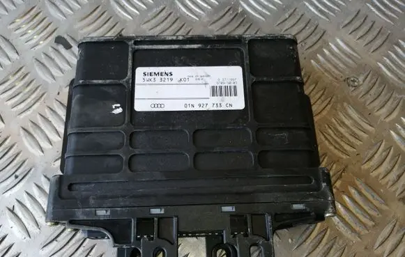 Volkswagen PASSAT B5 Gearbox control unit/module 01N927733CN 5WK33219